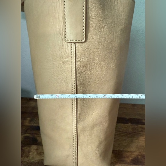 Margot New York Kaye Bucket Bag Beige Leather Tote NWT - Picture 14 of 17